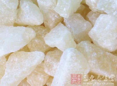 現宰活鴨一只，姜，各種香料，甜面醬，冰糖，蜂蜜，鹽，老抽