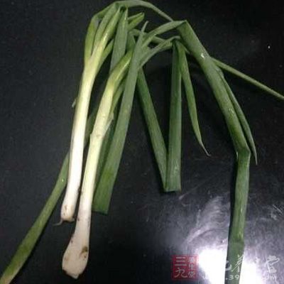 鹼面、芝麻醬、小蔥
