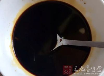面條150g，芝麻醬1湯勺，醋1/2湯勺，生抽1/3湯勺