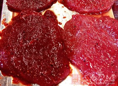 鹽，蔥，油少許，牛肉，胡蘿卜，高湯精