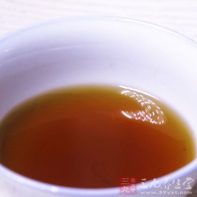 用姜煮成的紅糖水