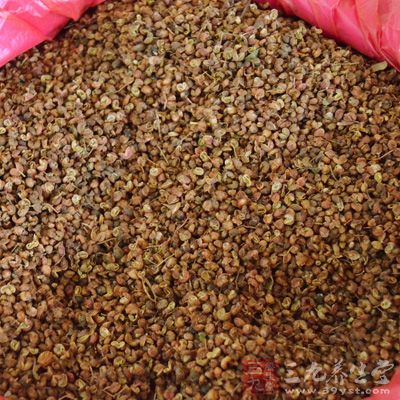 香葉1片，花椒5顆，小茴香8顆