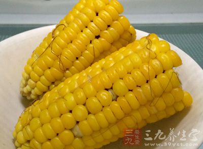 羊肉250克、玉米100克、面團500克、鹽3克、味精3克 羊肉250克、玉米100克、面團500克、鹽3克、味精3克