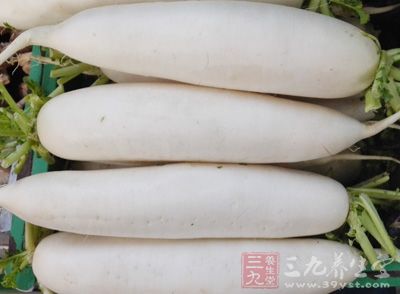 羊後腿肉,白蘿卜,干辣椒,大蔥段,草果,干香葉 羊後腿肉,白蘿卜,干辣椒,大蔥段,草果,干香葉