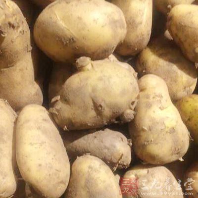 牛腩1斤、土豆2個、鹽適量、味極鮮2湯匙、料酒3湯匙、香醋1湯匙 牛腩1斤、土豆2個、鹽適量、味極鮮2湯匙、料酒3湯匙、香醋1湯匙