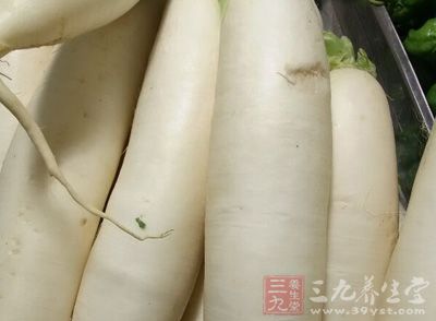 牛腩一斤,白蘿卜一個,姜片5片,蒜頭4瓣 牛腩一斤,白蘿卜一個,姜片5片,蒜頭4瓣