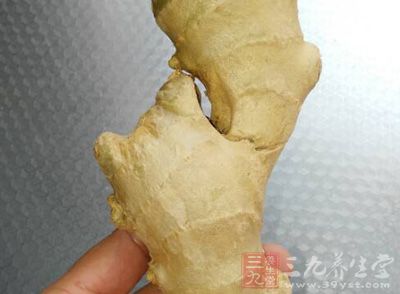 牛腩、白蘿卜1個、生姜1塊、蒜頭5瓣、大蔥1根 牛腩、白蘿卜1個、生姜1塊、蒜頭5瓣、大蔥1根