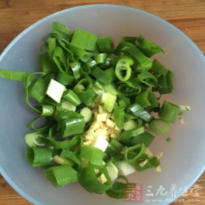 出鍋後撒入蔥花