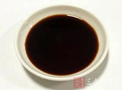 蘿卜、老抽、五香粉、鹽、辣椒油