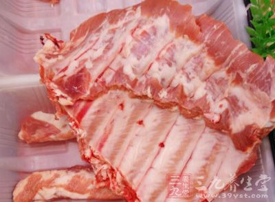 小排骨,蔥段,姜片,玉米,紅蘿卜,鹽 小排骨,蔥段,姜片,玉米,紅蘿卜,鹽