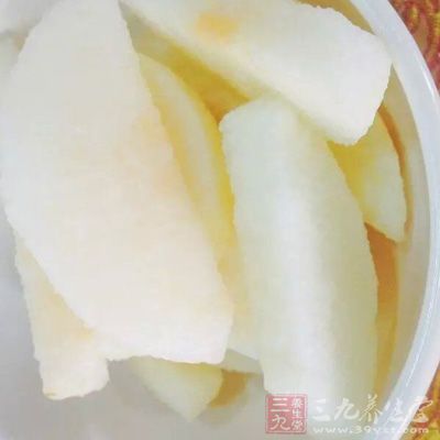 梨子對感冒引起的咳嗽、痰多具有很好的治療效果