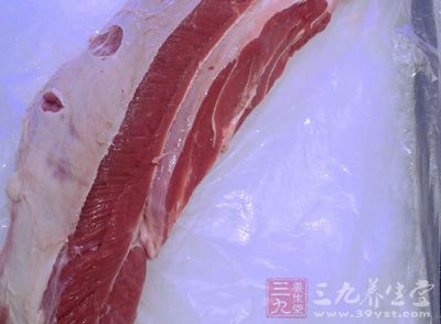 帶皮五花肉400克、香芹200克