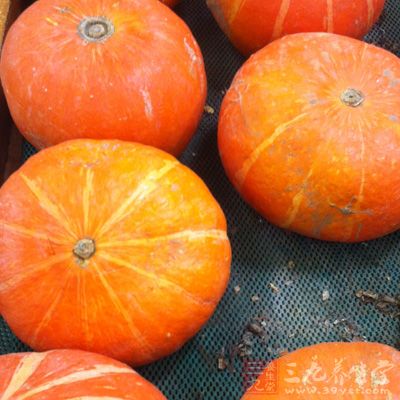 鲫魚，朝鮮泡菜，南瓜，鹽，白糖，雞精，料酒