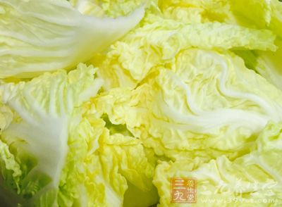 白菜350克，瘦豬肉50克，鮮香菇50克，料酒10克