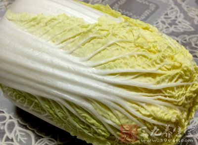 大白菜(約250克)，紅辣椒2個，鹽約3/4茶匙，糖約2茶匙，醋約1.5tbs
