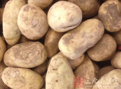 羊肉、土豆、油、蔥姜蒜、孜然粉