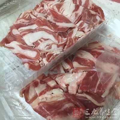 瘦肉，料酒，醬油，蔥花、雞精，糖