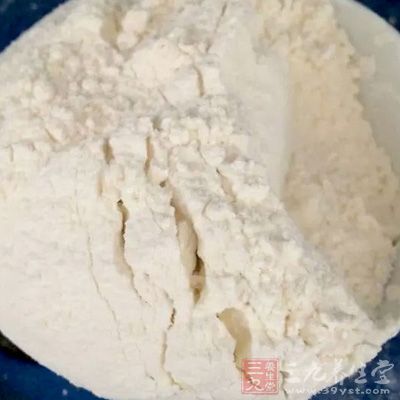 中筋面粉150克,胡蘿卜汁95克左右,鹽1.5克 中筋面粉150克,胡蘿卜汁95克左右,鹽1.5克