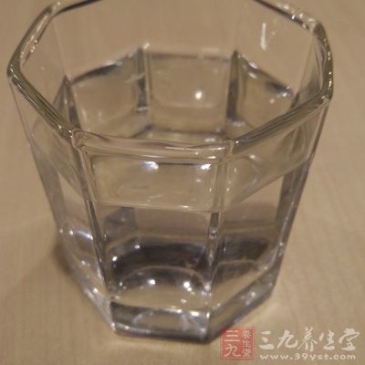 加入適量水約至2/3處