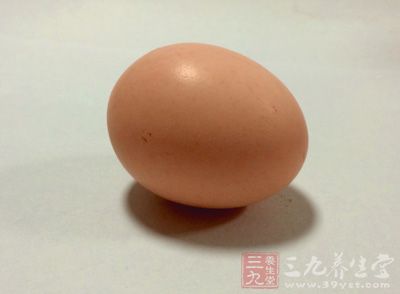 玉米糁200克，雞蛋1個，鹽少許，冰糖適量