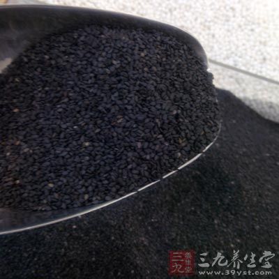 芝麻屬於黑色食物,具有很好的滋陰補腎的效果 芝麻屬於黑色食物,具有很好的滋陰補腎的效果