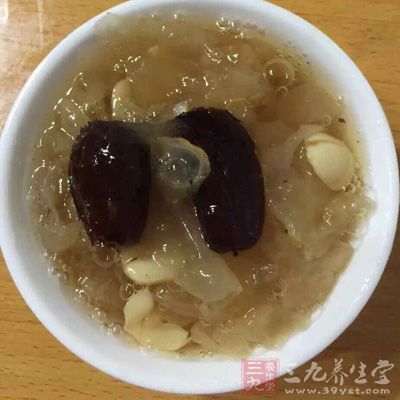 冬季喝銀耳湯對肺有好處
