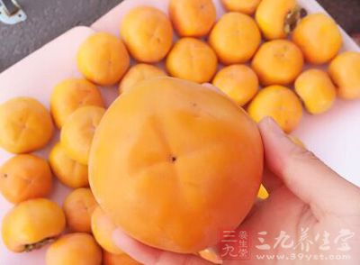 牛油，柿子數個，核桃仁，面粉，黃桂醬