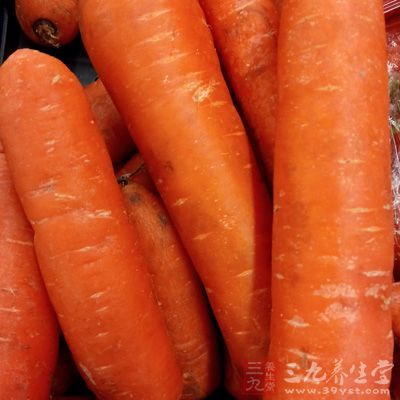 胡蘿卜1根,大雞腿1個,鹽,蔥花 胡蘿卜1根,大雞腿1個,鹽,蔥花