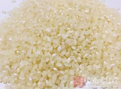 白菜葉2片、大米250克