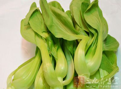 方便面一包，青菜適量