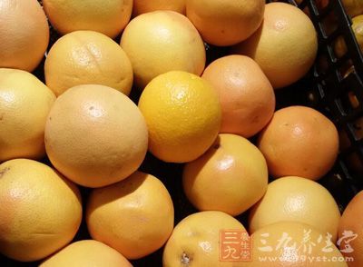 橙1粒、雞蛋1粒、全脂牛奶60ml