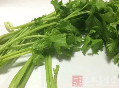 芹菜200克,豆腐干100克,鹽3克,味精2克,花椒3克 芹菜200克,豆腐干100克,鹽3克,味精2克,花椒3克