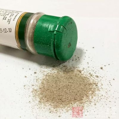 荠菜，腐皮1張，適量鹽，胡椒粉