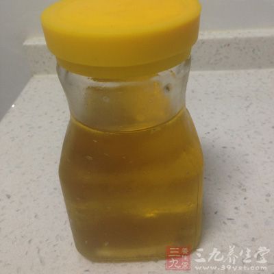 椰絲55克+10克(沾表面用),燕麥50克,蛋白3個,蜂蜜3大勺 椰絲55克+10克(沾表面用),燕麥50克,蛋白3個,蜂蜜3大勺