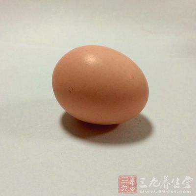 准備雞蛋兩個、水