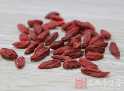 枸杞100克,雪梨3-4個,冰糖50克 枸杞100克,雪梨3-4個,冰糖50克