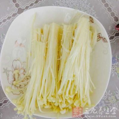 紫菜湯包1袋,濃湯寶1塊,干貝,金針菇2小把 紫菜湯包1袋,濃湯寶1塊,干貝,金針菇2小把