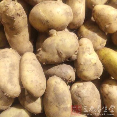 土豆,火腿,芝麻,鹽,油 土豆,火腿,芝麻,鹽,油