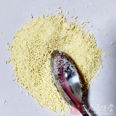 豬五花肉500g，蒜苗(也稱青蒜)4根，熏干200g