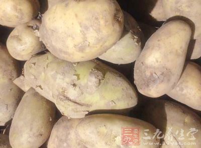 土豆、豆角、豬肉(五花)、蔥姜蒜