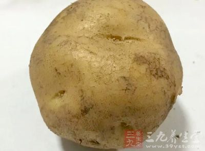 土豆250克,吉士粉,雞蛋,鹽,白糖,澱粉,番茄沙司各適量 土豆250克,吉士粉,雞蛋,鹽,白糖,澱粉,番茄沙司各適量