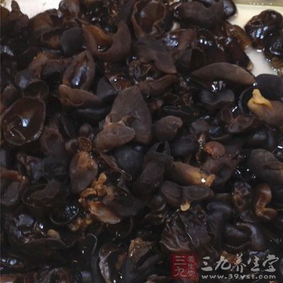 新鮮烤麸200克,香菇50克,黑木耳50克,鹽15克 新鮮烤麸200克,香菇50克,黑木耳50克,鹽15克