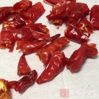 圓白菜,干辣椒,花椒,鹽,白醋,芡粉汁,味精 圓白菜,干辣椒,花椒,鹽,白醋,芡粉汁,味精