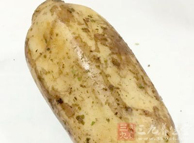 蓮藕1節、紅椒半個、小青椒2個、大蔥1節、姜1小塊 蓮藕1節、紅椒半個、小青椒2個、大蔥1節、姜1小塊
