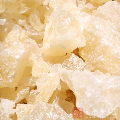 去骨豬前肘一只,冰糖半小碗,老抽半小碗,黃酒半小碗 去骨豬前肘一只,冰糖半小碗,老抽半小碗,黃酒半小碗