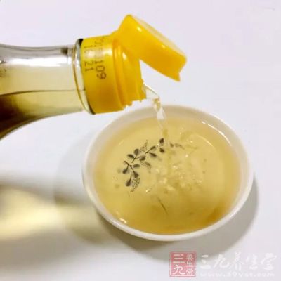 加入適量花雕酒攪拌勻 加入適量花雕酒攪拌勻