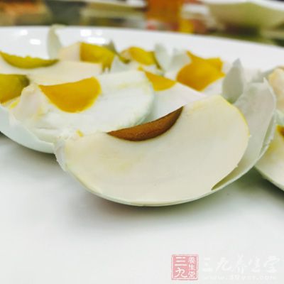 鴨蛋有大補虛勞滋陰養血、潤肺美膚的功效 鴨蛋有大補虛勞滋陰養血、潤肺美膚的功效
