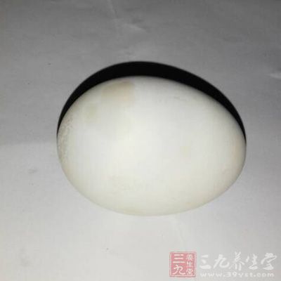 鴨蛋有增強食欲的功效,能緩解孕期食欲不振的症狀 鴨蛋有增強食欲的功效,能緩解孕期食欲不振的症狀