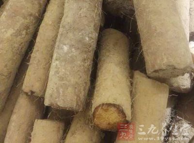 山藥去皮後立即放入清水浸泡一會 山藥去皮後立即放入清水浸泡一會