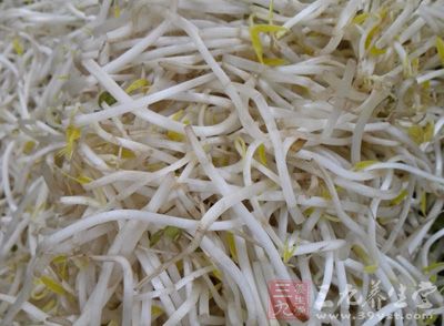 A.泰式干河粉1/2包,雞絲80公克,綠豆芽30公克 A.泰式干河粉1/2包,雞絲80公克,綠豆芽30公克